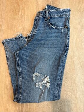 Abercrombie & Fitch High Rise Mom Jean Curve Love Distressed Dark Blue